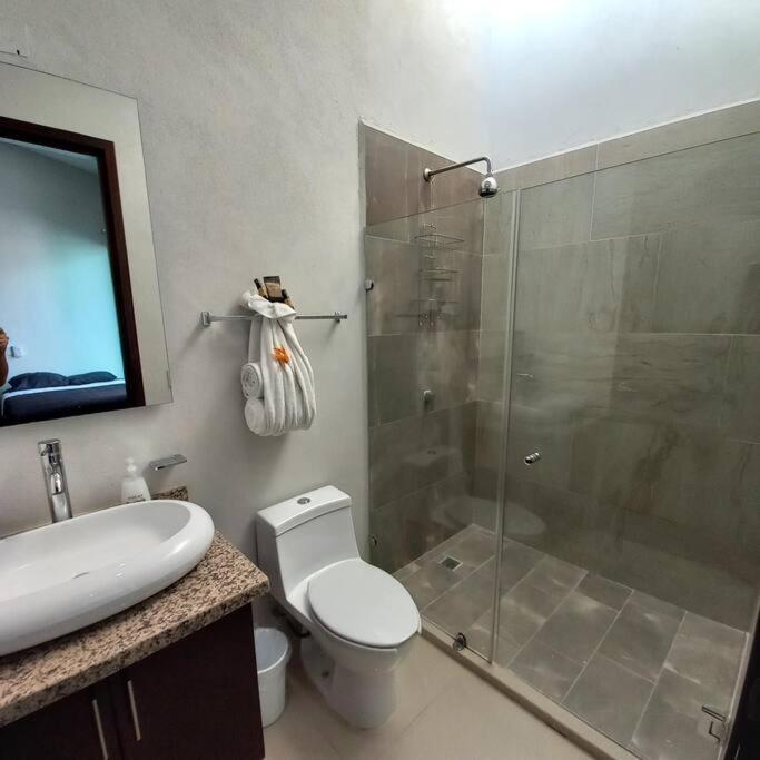 Сasa de vacaciones New 4 Bedroom House Sleeps 16 Pool, Bbq And More! *